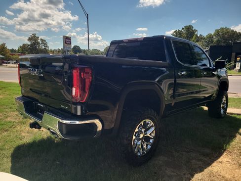 Used 2022 GMC Sierra 1500 SLT AWD/4WD image 3
