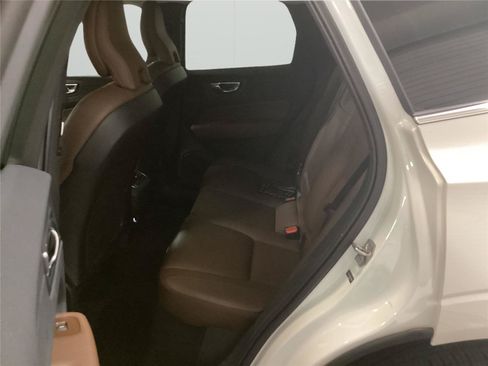 Used 2019 Volvo XC60 T5 Inscription w/ Protection Package FWD image 11