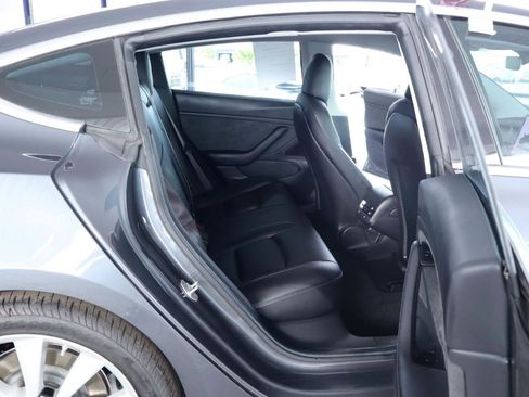 Used 2018 Tesla Model 3 Mid Range RWD image 32
