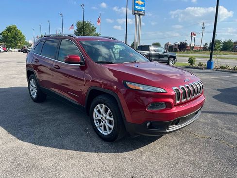 Used 2014 Jeep Cherokee Latitude w/ Comfort/Convenience Group AWD/4WD image 2