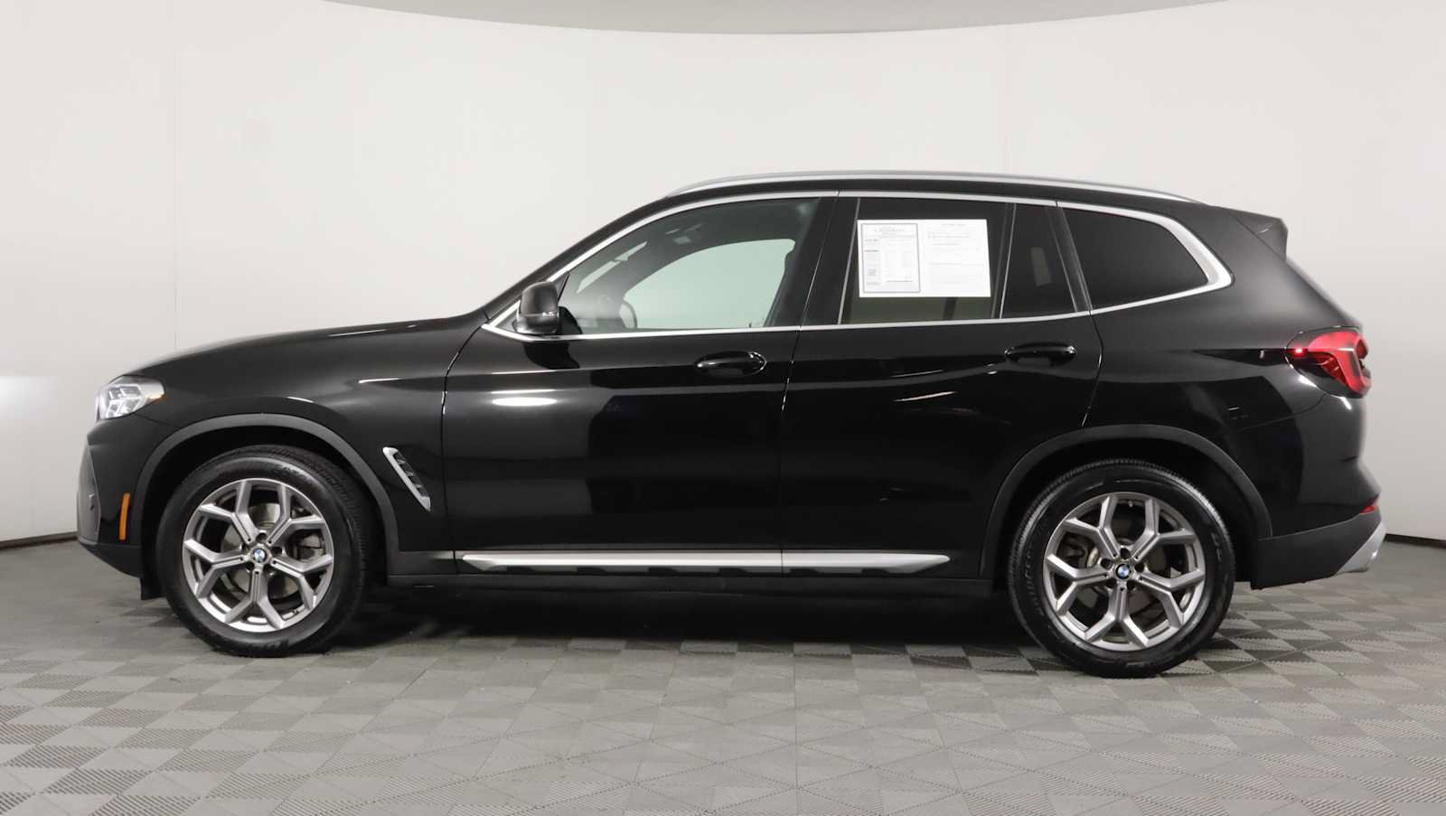 Used 2023 BMW X3 xDrive30i w/ Convenience Package AWD/4WD image 8