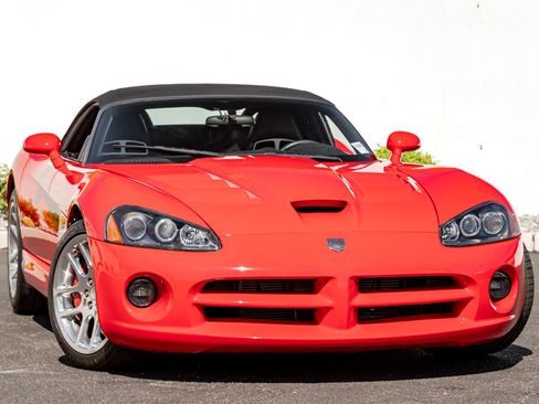 Used 2004 Dodge Viper SRT-10 RWD image 4
