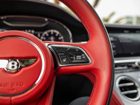 Used 2022 Bentley Continental GT image 22