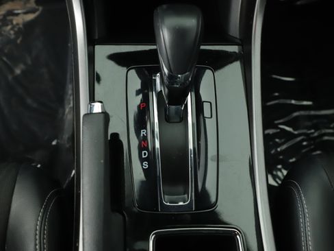 Used 2017 Honda Accord Sport image 21