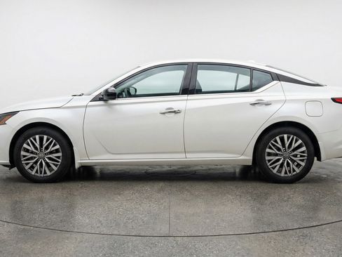 Used 2025 Nissan Altima 2.5 SV image 5