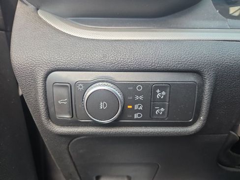 Used 2020 Ford Explorer XLT w/ Equipment Group 202A AWD/4WD image 11