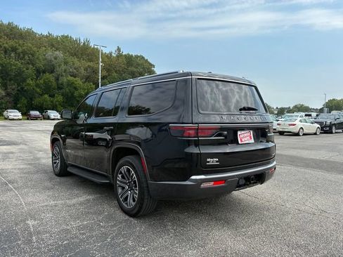 Used 2022 Jeep Wagoneer Series III AWD/4WD image 9