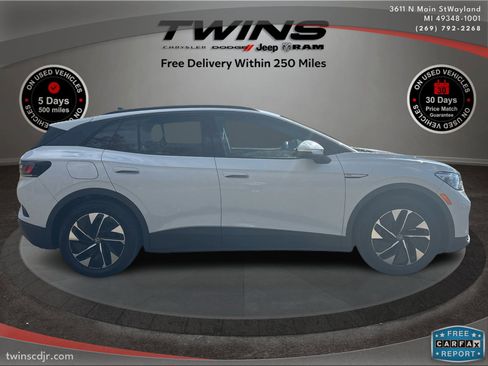 Used 2022 Volkswagen ID.4 Pro image 2