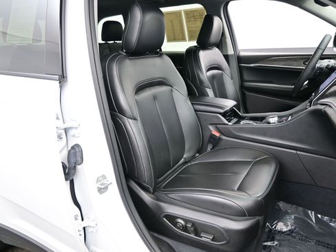 Used 2023 Jeep Grand Cherokee Limited image 14