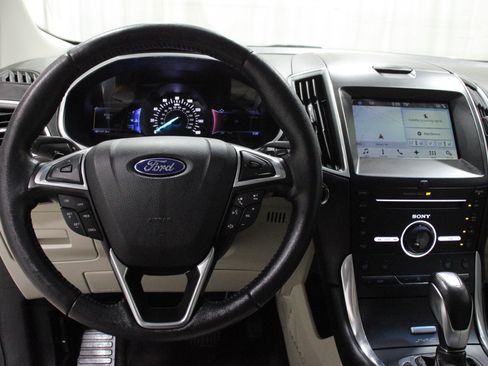 Used 2016 Ford Edge Titanium w/ Equipment Group 301A AWD/4WD image 8