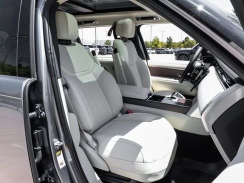 New 2026 Land Rover Range Rover Long Wheelbase SE AWD/4WD image 44