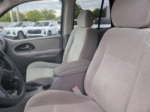Used 2006 Chevrolet TrailBlazer LS w/ LS Preferred Equipment Group AWD/4WD image 14