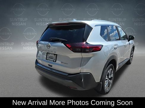 Used 2023 Nissan Rogue SV w/ SV Premium B Package AWD/4WD image 3