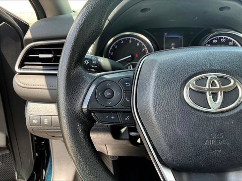 Used 2019 Toyota Camry LE FWD image 12