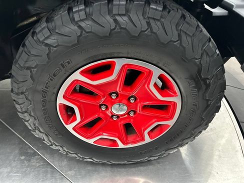Used 2015 Jeep Wrangler Sport AWD/4WD image 6