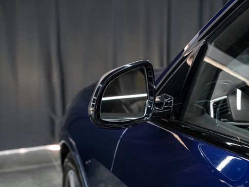 Used 2022 BMW X7 M50i w/ Executive Package image 44