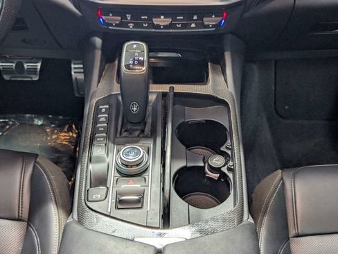 Used 2022 Maserati Levante GT AWD/4WD image 14