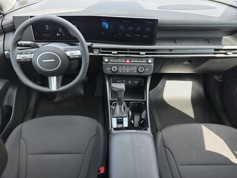 Used 2025 Hyundai Tucson SE FWD image 14