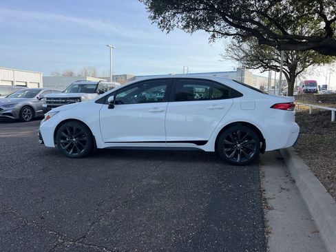 Used 2024 Toyota Corolla SE image 4