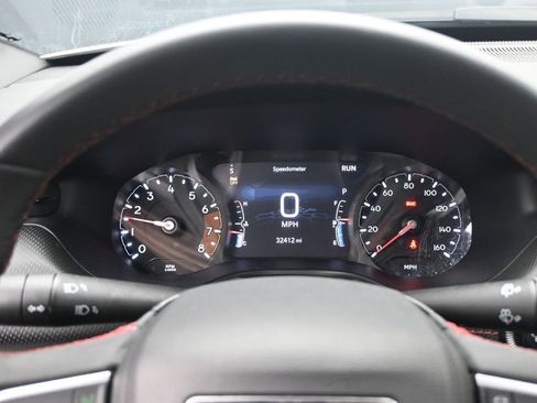 Used 2025 Jeep Compass Trailhawk image 11