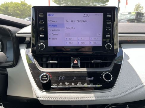 Used 2020 Toyota Corolla SE FWD image 17
