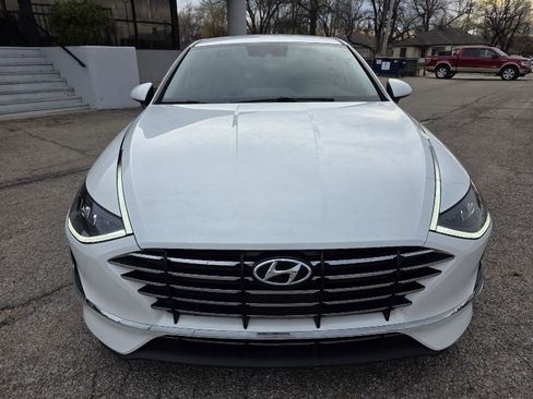 Used 2022 Hyundai Sonata SE image 2