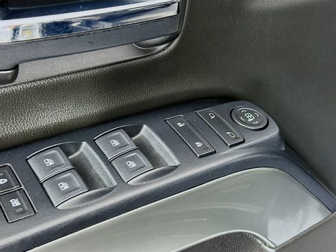 Used 2018 Chevrolet Silverado 1500 LT image 17