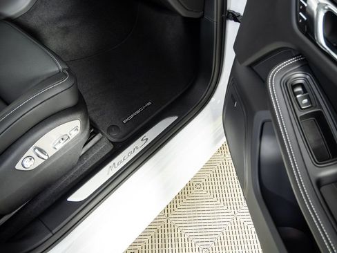 New 2026 Porsche Macan S image 26