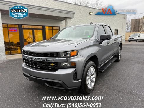 Used 2021 Chevrolet Silverado 1500 Custom image 1