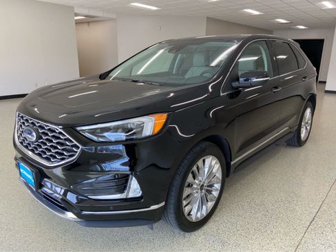 Used 2023 Ford Edge Titanium w/ Equipment Group 301A AWD/4WD image 3