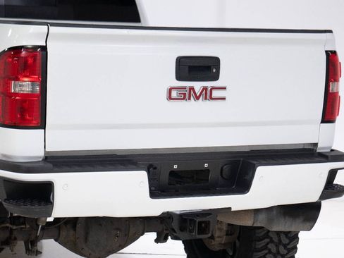 Used 2016 GMC Sierra 2500 Denali w/ Duramax Plus Package AWD/4WD image 17