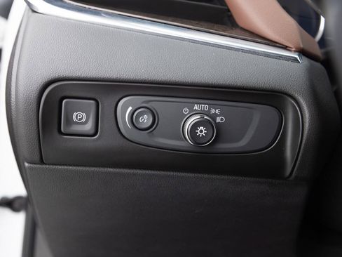 Used 2019 Buick Enclave Avenir w/ Avenir Technology Package AWD/4WD image 36