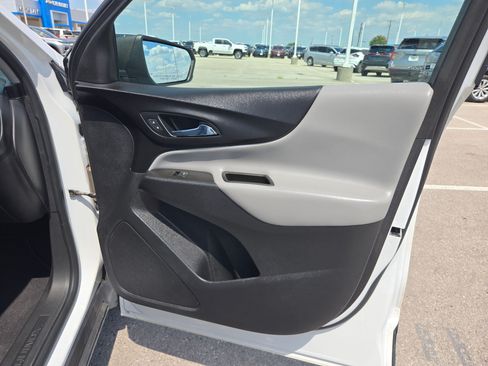 Certified 2021 Chevrolet Equinox LS FWD image 27
