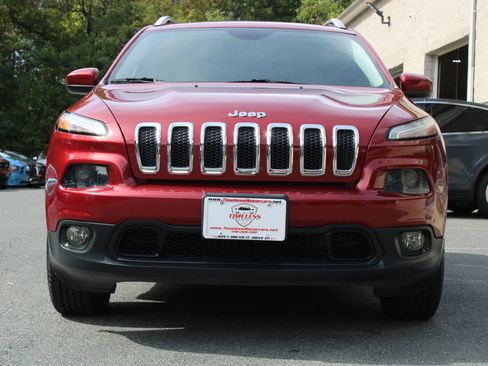 Used 2017 Jeep Cherokee Latitude w/ Comfort/Convenience Group image 2