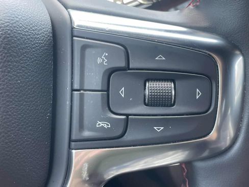 Used 2025 Chevrolet Blazer RS FWD image 21