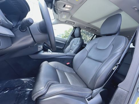 Certified 2023 Volvo XC90 B6 Ultimate w/ Protection Package Premier AWD/4WD image 13