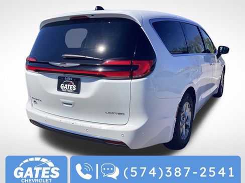 Used 2024 Chrysler Pacifica Limited FWD image 7