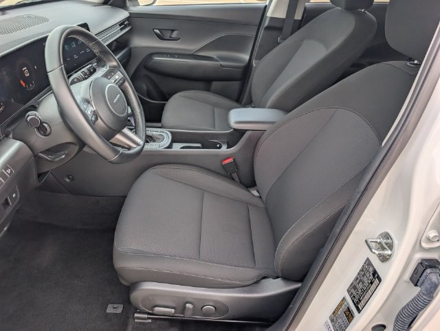 Used 2025 Hyundai Kona SEL FWD image 8
