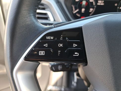 Used 2024 Audi Q4 e-tron Premium Plus image 17