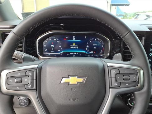 Used 2025 Chevrolet Silverado 1500 LTZ AWD/4WD image 19