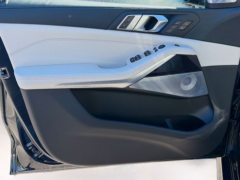 New 2026 BMW X5 M60i image 21