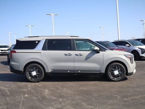 New 2026 Kia Carnival EX image 4