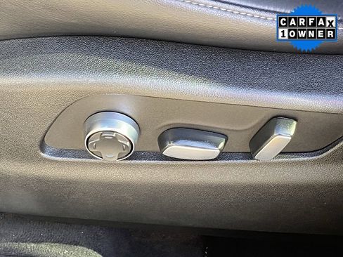 Used 2024 Cadillac XT4 Premium Luxury image 21