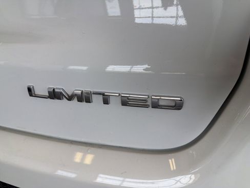 Used 2025 Jeep Compass Limited AWD/4WD image 7