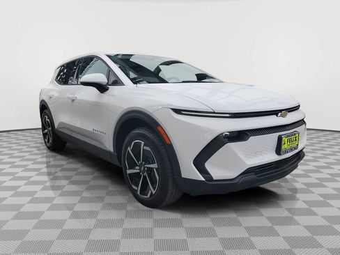 New 2026 Chevrolet Equinox EV LT image 2