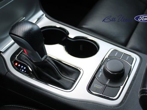 Used 2016 Jeep Grand Cherokee SRT image 18