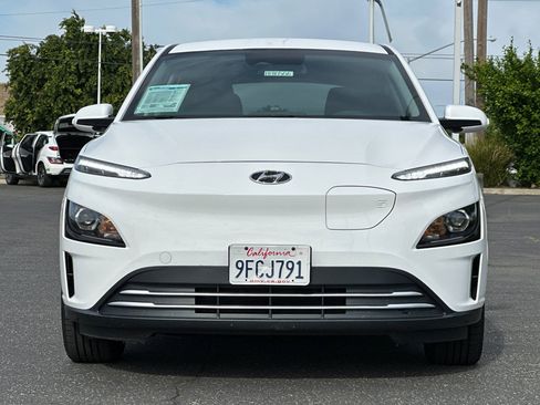 Used 2023 Hyundai Kona SE w/ Cargo Package FWD image 9
