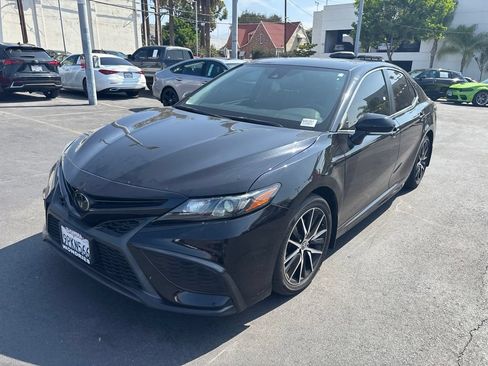 Used 2022 Toyota Camry SE w/ Carpet Mat Package (TMS) FWD image 8