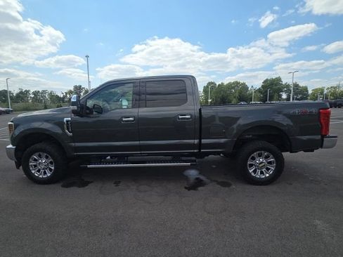 Used 2018 Ford F250 XLT w/ XLT Premium Package AWD/4WD image 12