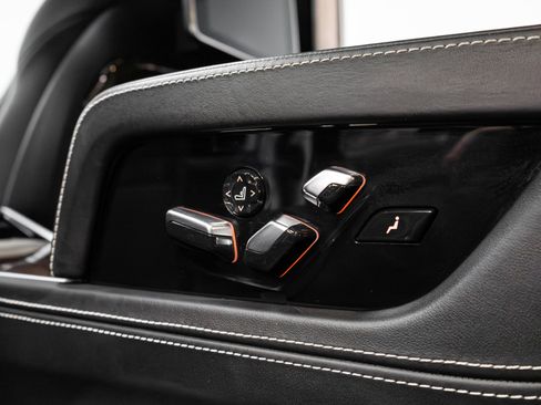 Used 2020 BMW 750i xDrive image 29